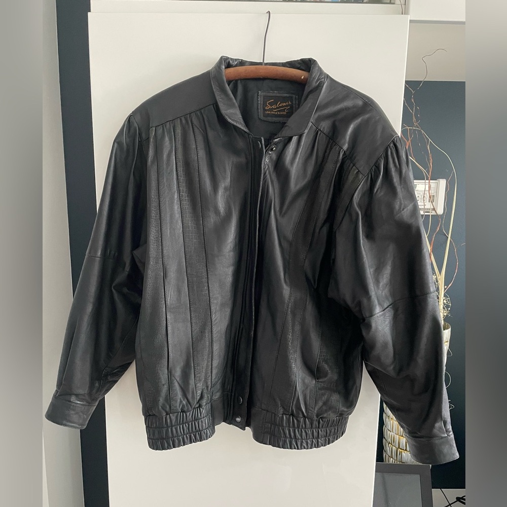 Vintage Saloni’s Black Leather Bomber Jacket Size Large